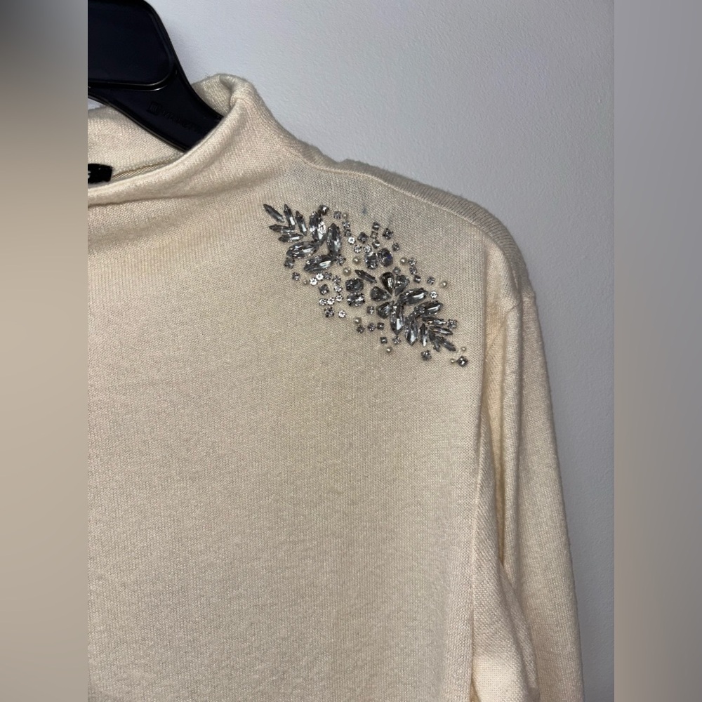 Express Elegant Cream Embellished Women's Top - Picture 5 of 5